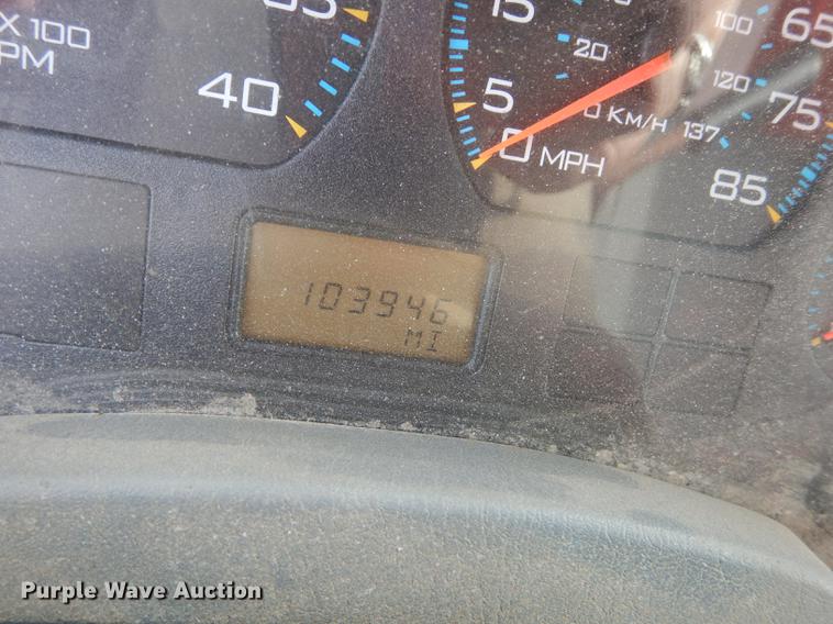 image for item DB0409 2003 International 7500 dump truck