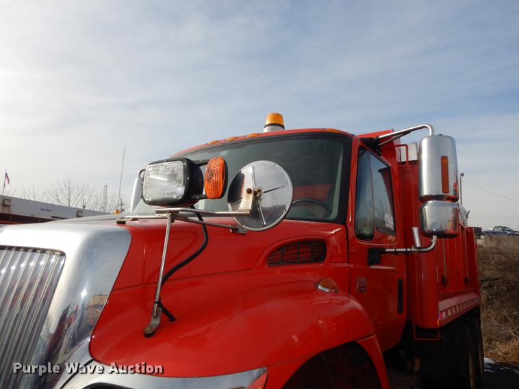 image for item DB0409 2003 International 7500 dump truck