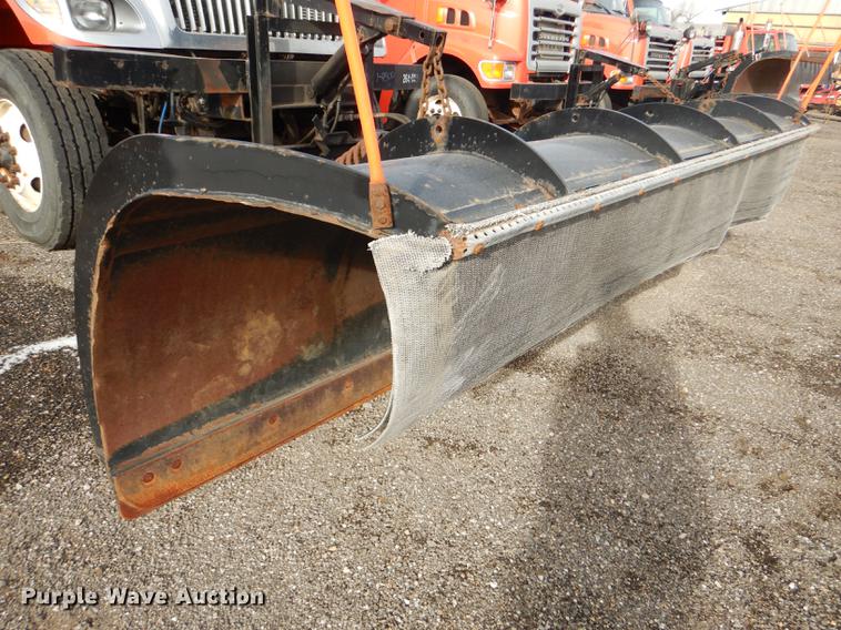 image for item DB0409 2003 International 7500 dump truck