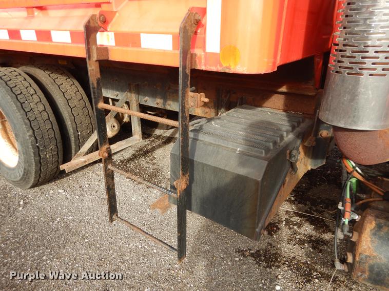 image for item DB0409 2003 International 7500 dump truck