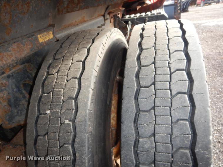 image for item DB0409 2003 International 7500 dump truck