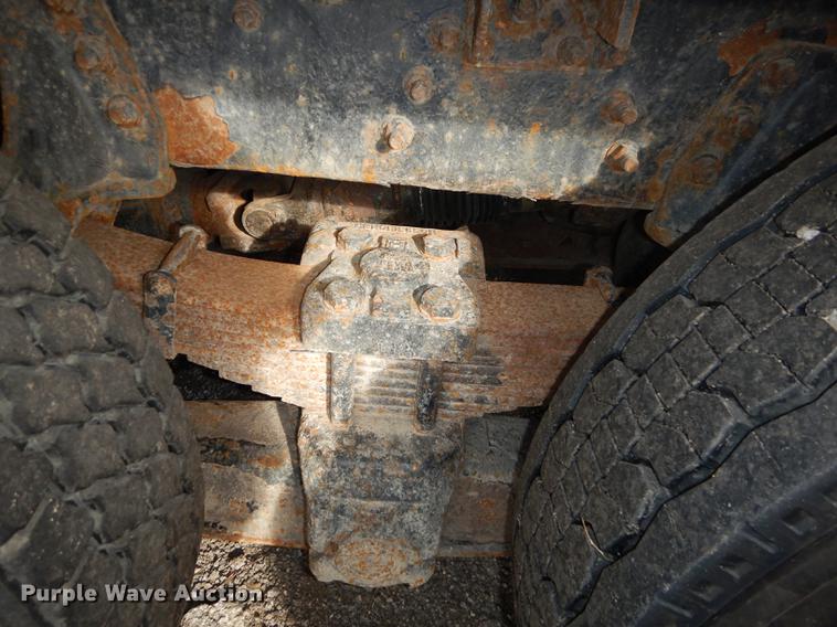 image for item DB0409 2003 International 7500 dump truck