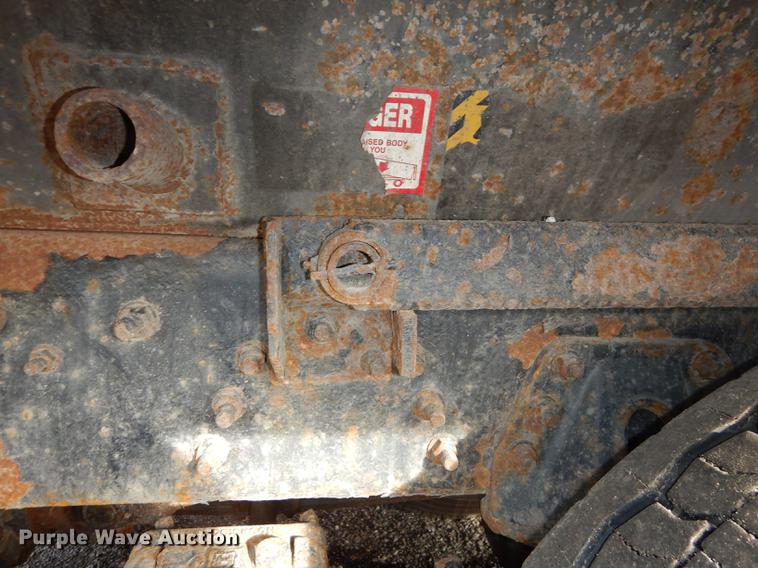 image for item DB0409 2003 International 7500 dump truck