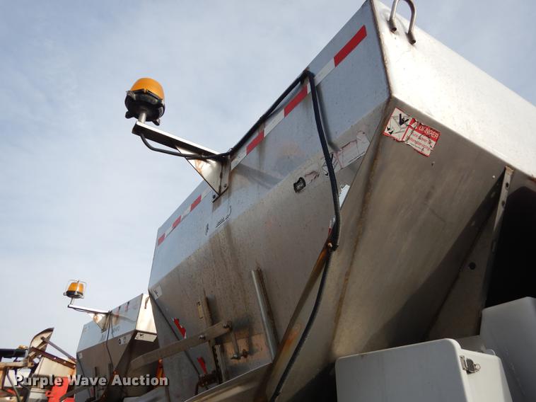 image for item DB0409 2003 International 7500 dump truck