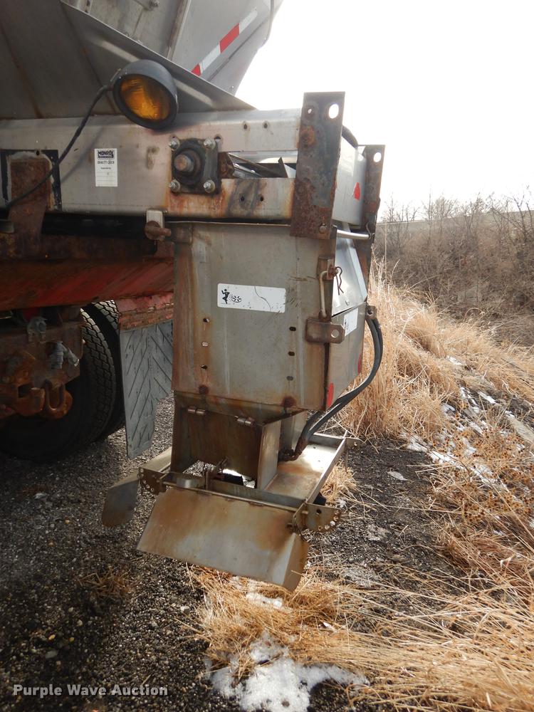 image for item DB0409 2003 International 7500 dump truck