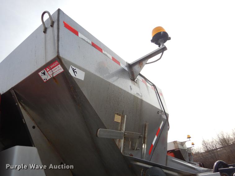 image for item DB0409 2003 International 7500 dump truck