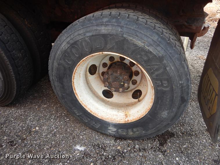 image for item DB0409 2003 International 7500 dump truck