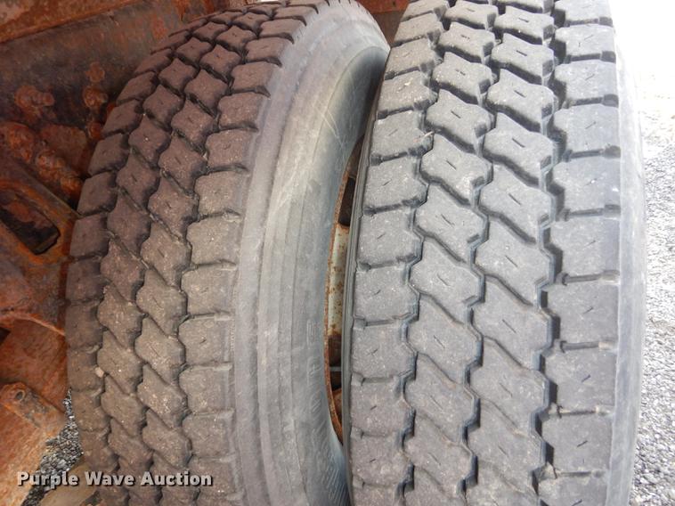 image for item DB0409 2003 International 7500 dump truck