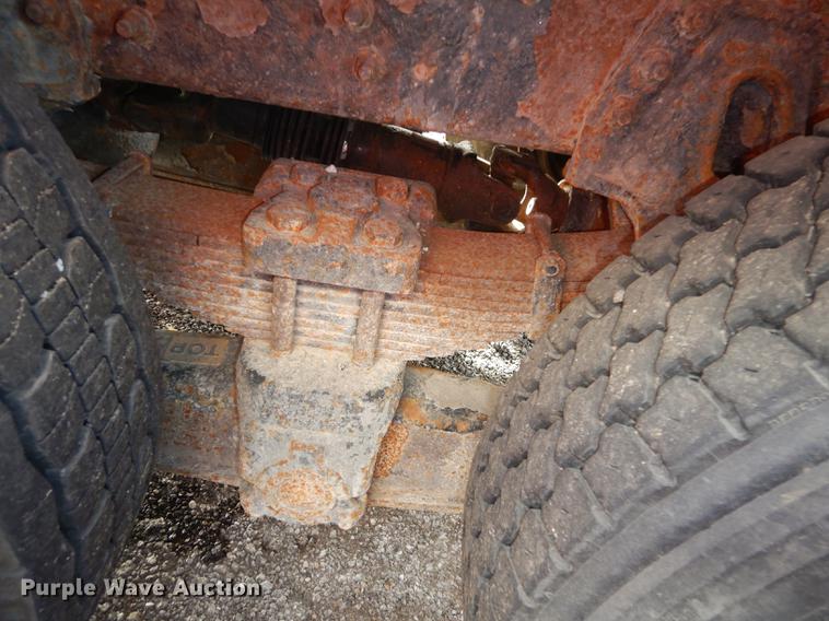 image for item DB0409 2003 International 7500 dump truck