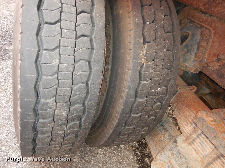 image for item DB0409 2003 International 7500 dump truck