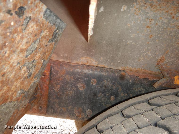 image for item DB0409 2003 International 7500 dump truck