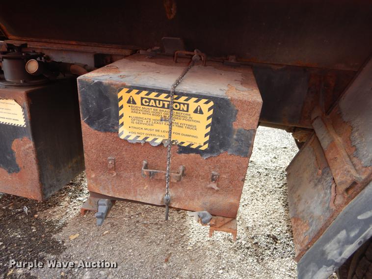 image for item DB0409 2003 International 7500 dump truck