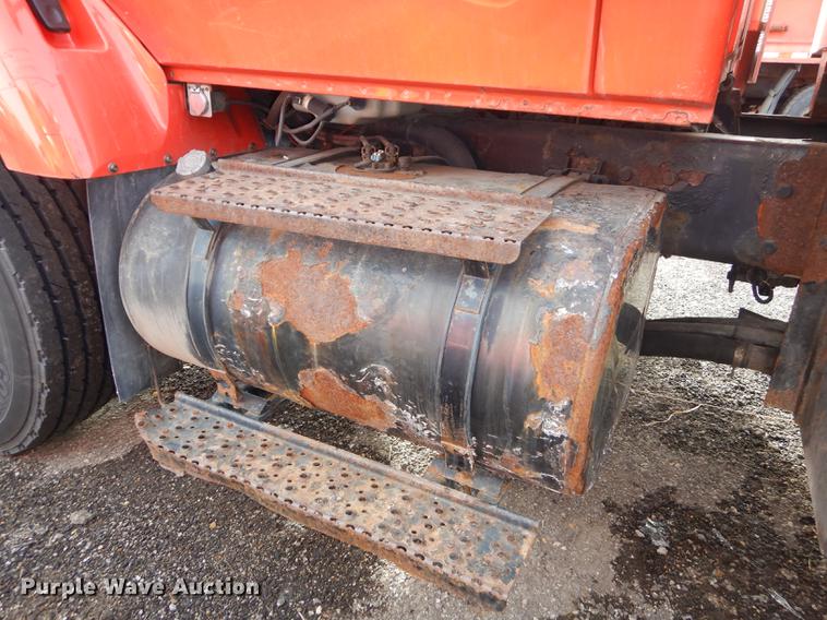 image for item DB0409 2003 International 7500 dump truck