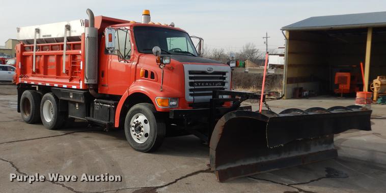 image for item DB0410 2003 Sterling LT7500 dump truck