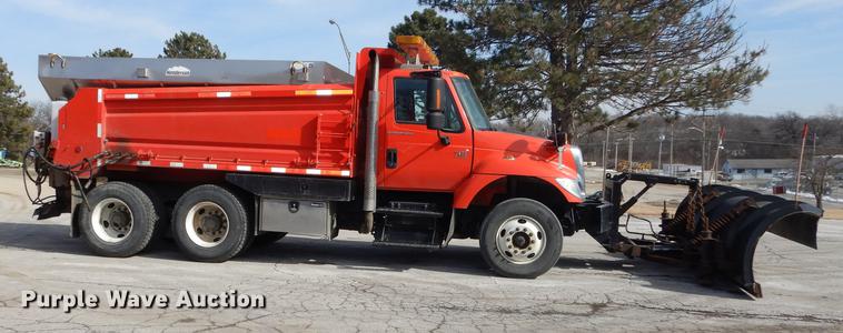 image for item DB0416 2007 International 7400 dump truck