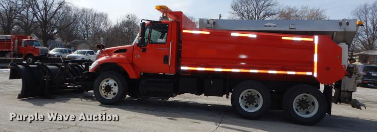 image for item DB0416 2007 International 7400 dump truck