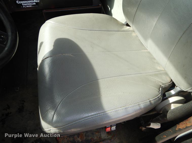 image for item DB0416 2007 International 7400 dump truck