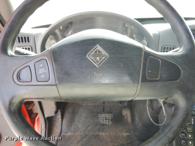 image for item DB0416 2007 International 7400 dump truck