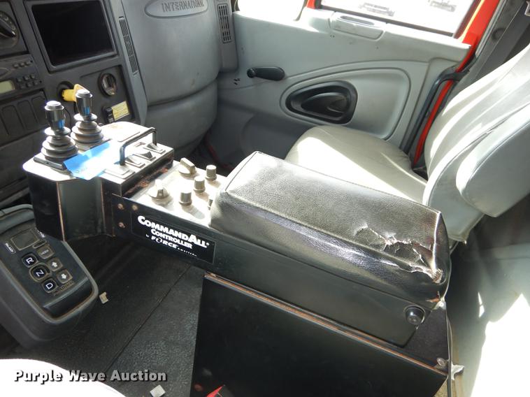 image for item DB0416 2007 International 7400 dump truck