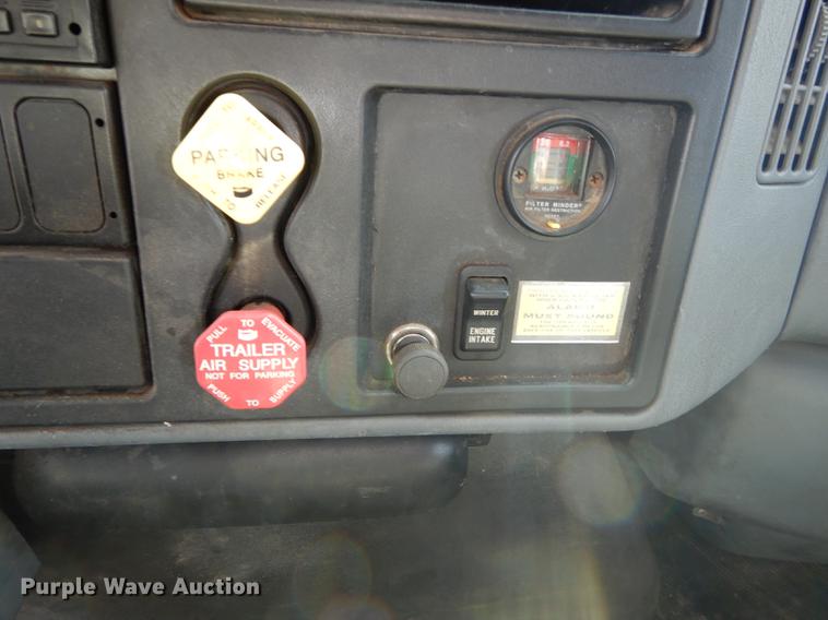 image for item DB0416 2007 International 7400 dump truck