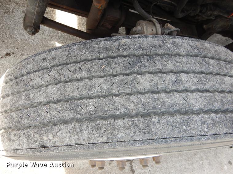 image for item DB0416 2007 International 7400 dump truck