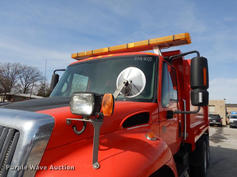 image for item DB0416 2007 International 7400 dump truck