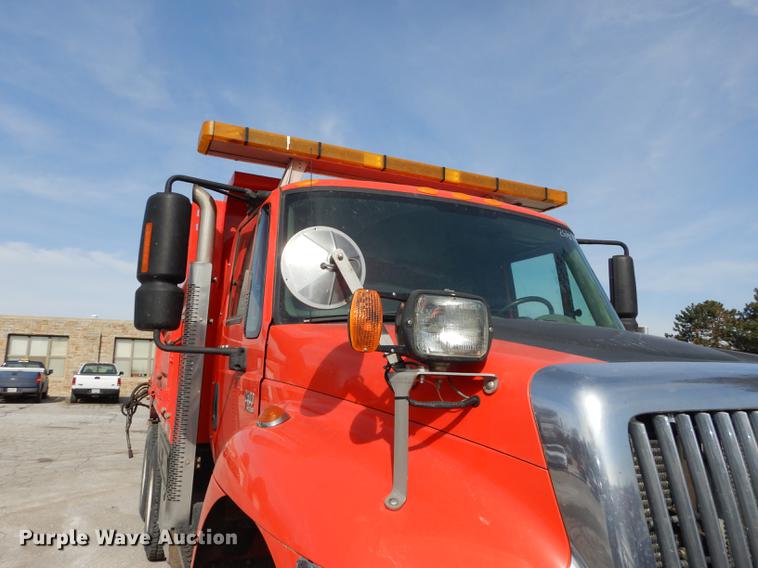image for item DB0416 2007 International 7400 dump truck