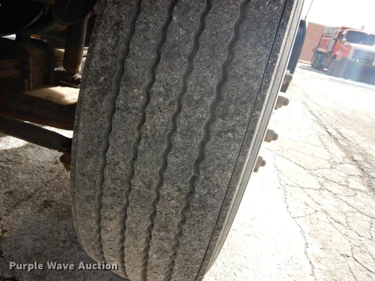 image for item DB0416 2007 International 7400 dump truck