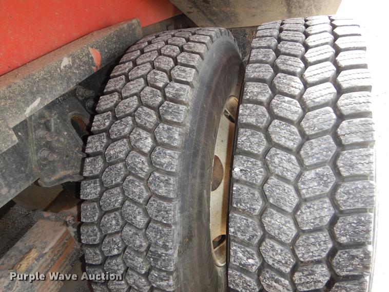 image for item DB0416 2007 International 7400 dump truck