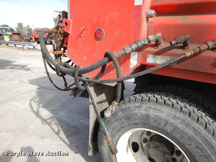 image for item DB0416 2007 International 7400 dump truck