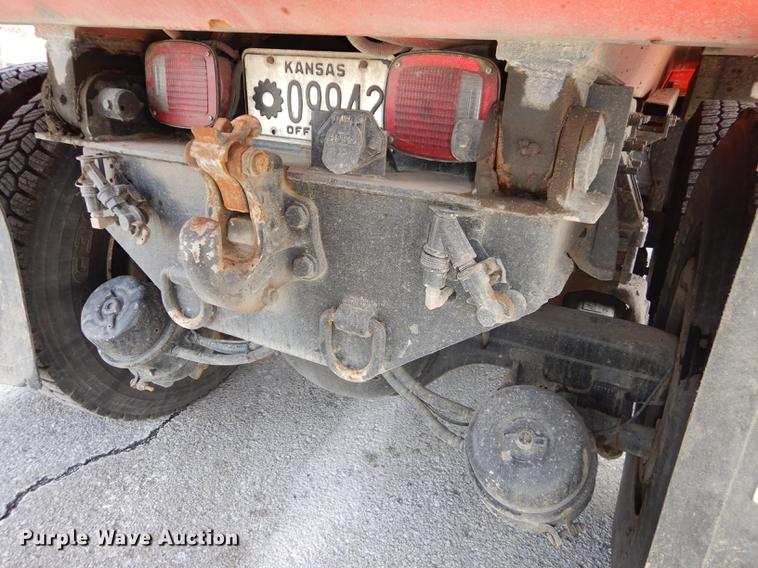 image for item DB0416 2007 International 7400 dump truck