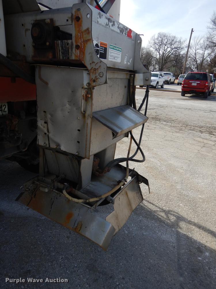 image for item DB0416 2007 International 7400 dump truck