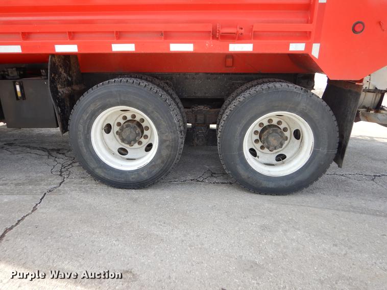 image for item DB0416 2007 International 7400 dump truck