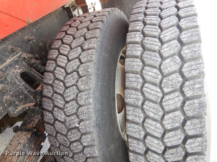 image for item DB0416 2007 International 7400 dump truck