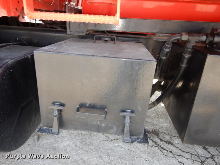 image for item DB0416 2007 International 7400 dump truck