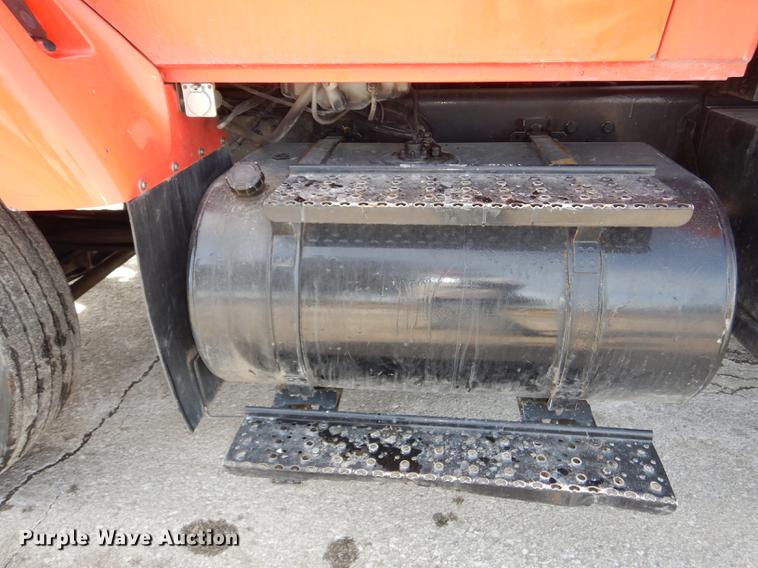 image for item DB0416 2007 International 7400 dump truck