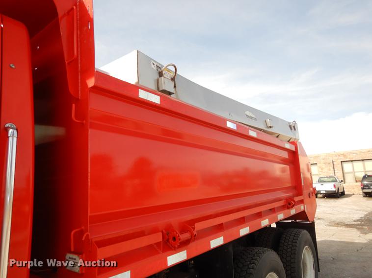 image for item DB0416 2007 International 7400 dump truck