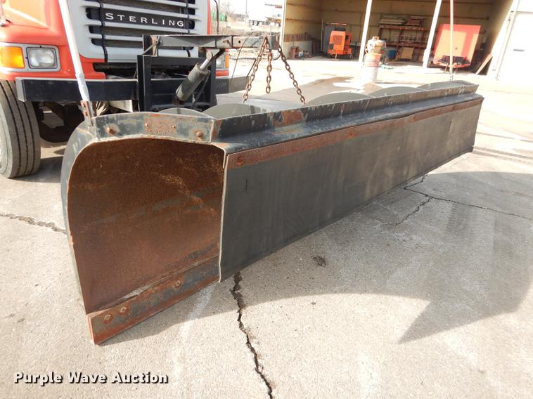 image for item DB0417 2003 Sterling LT7500 dump truck