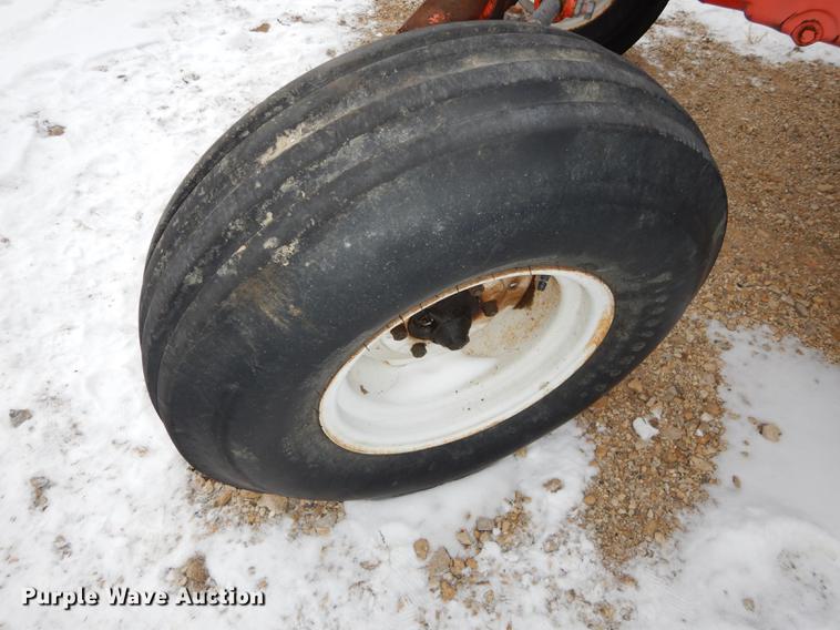 image for item DB0418 1999 New Holland TS100 tractor