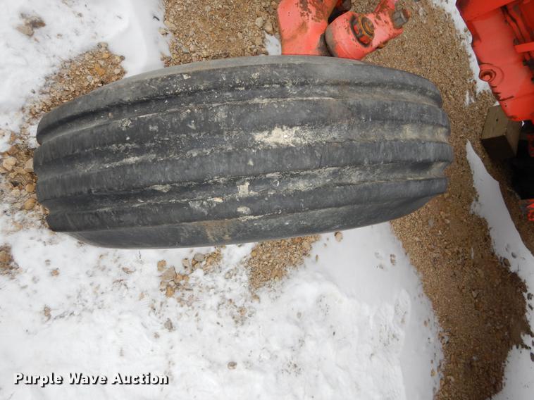 image for item DB0418 1999 New Holland TS100 tractor