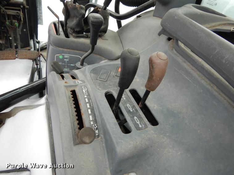 image for item DB0418 1999 New Holland TS100 tractor