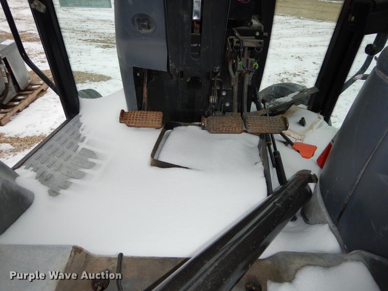 image for item DB0418 1999 New Holland TS100 tractor