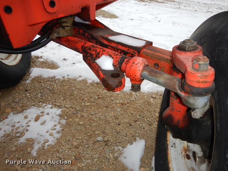 image for item DB0418 1999 New Holland TS100 tractor