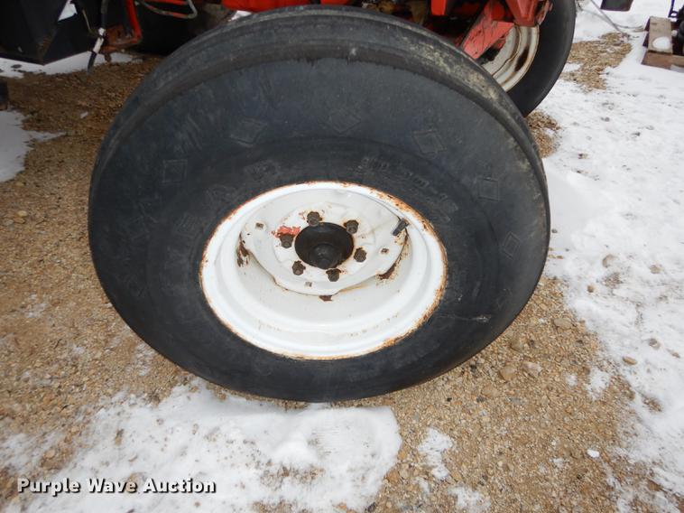 image for item DB0418 1999 New Holland TS100 tractor