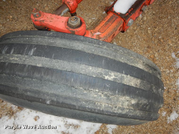 image for item DB0418 1999 New Holland TS100 tractor