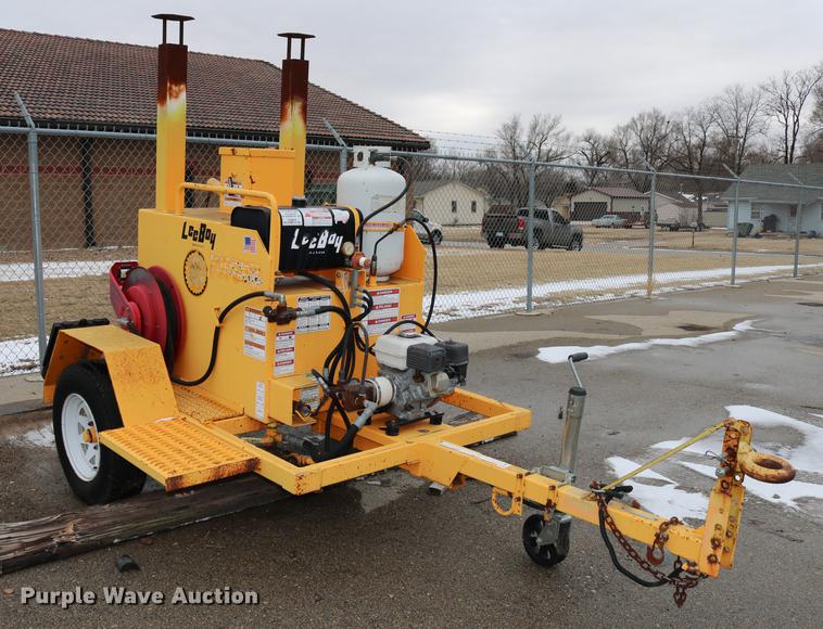 image for item DB6583 2006 LeeBoy L150T asphalt distributor