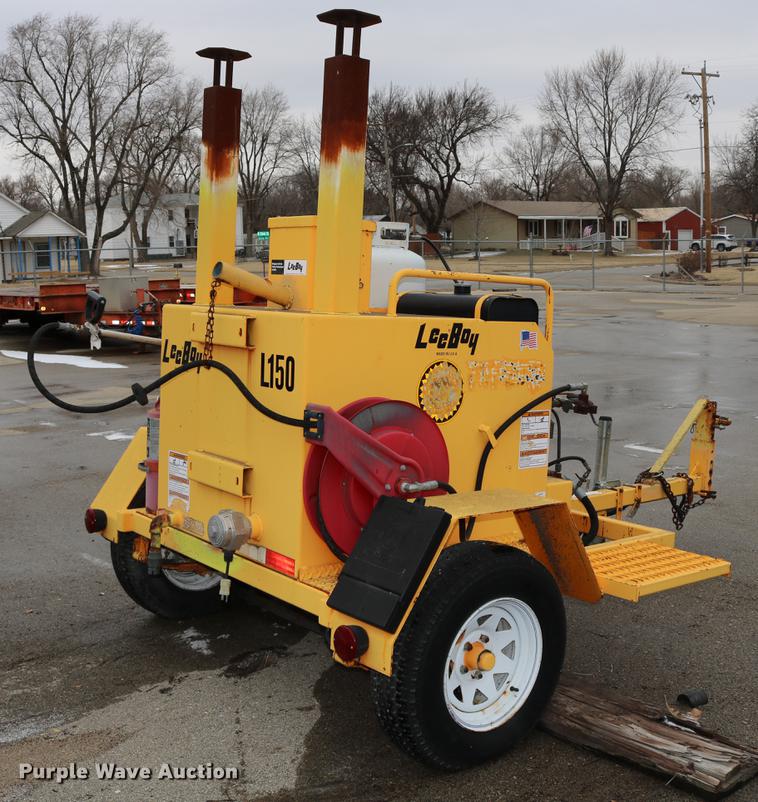 image for item DB6583 2006 LeeBoy L150T asphalt distributor