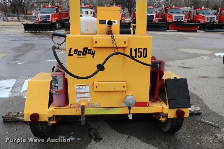 image for item DB6583 2006 LeeBoy L150T asphalt distributor