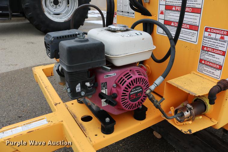 image for item DB6583 2006 LeeBoy L150T asphalt distributor