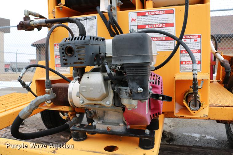 image for item DB6583 2006 LeeBoy L150T asphalt distributor